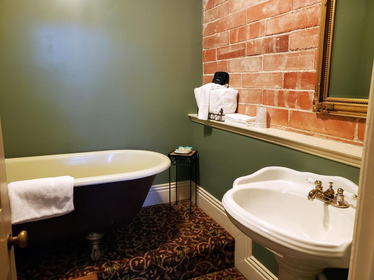Iron Horse Hotel Blackwater 外观 照片