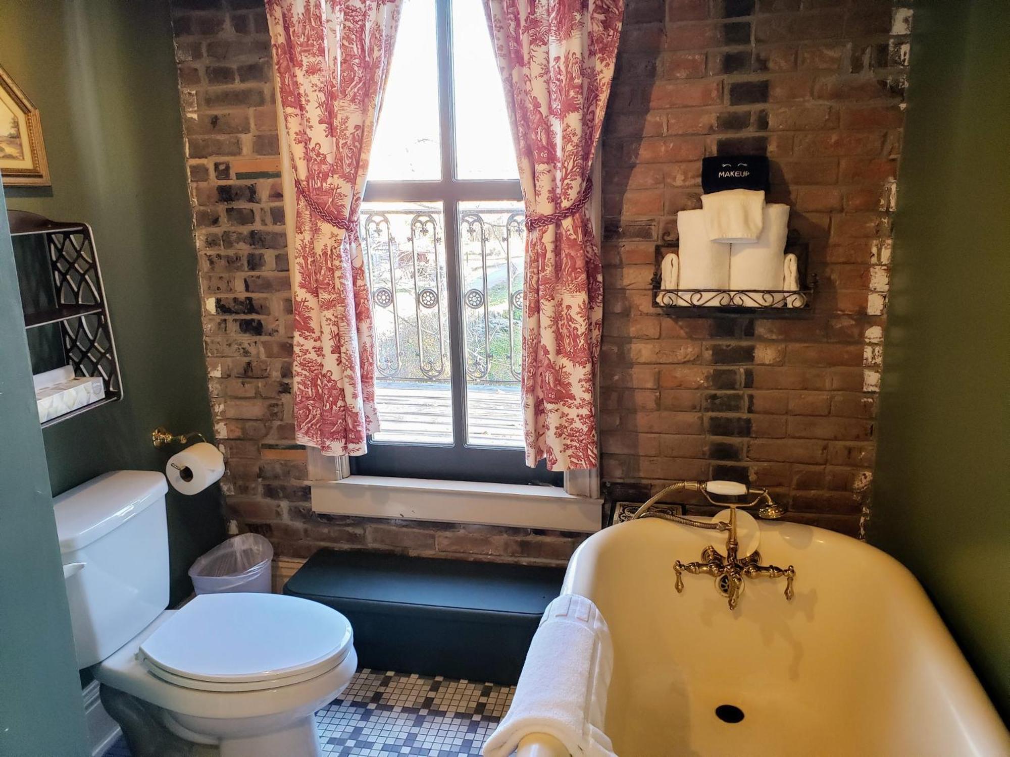 Iron Horse Hotel Blackwater 外观 照片