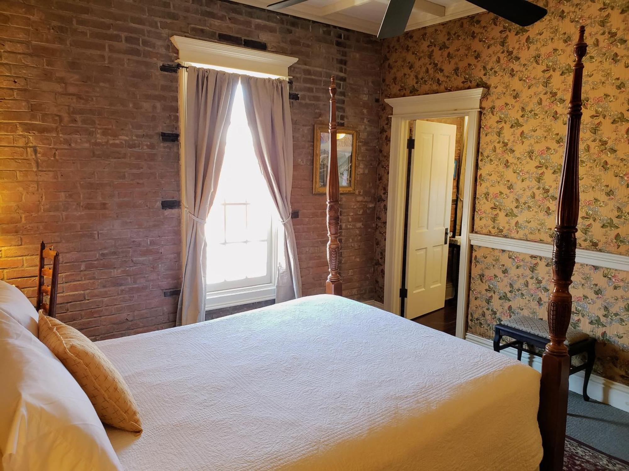 Iron Horse Hotel Blackwater 外观 照片