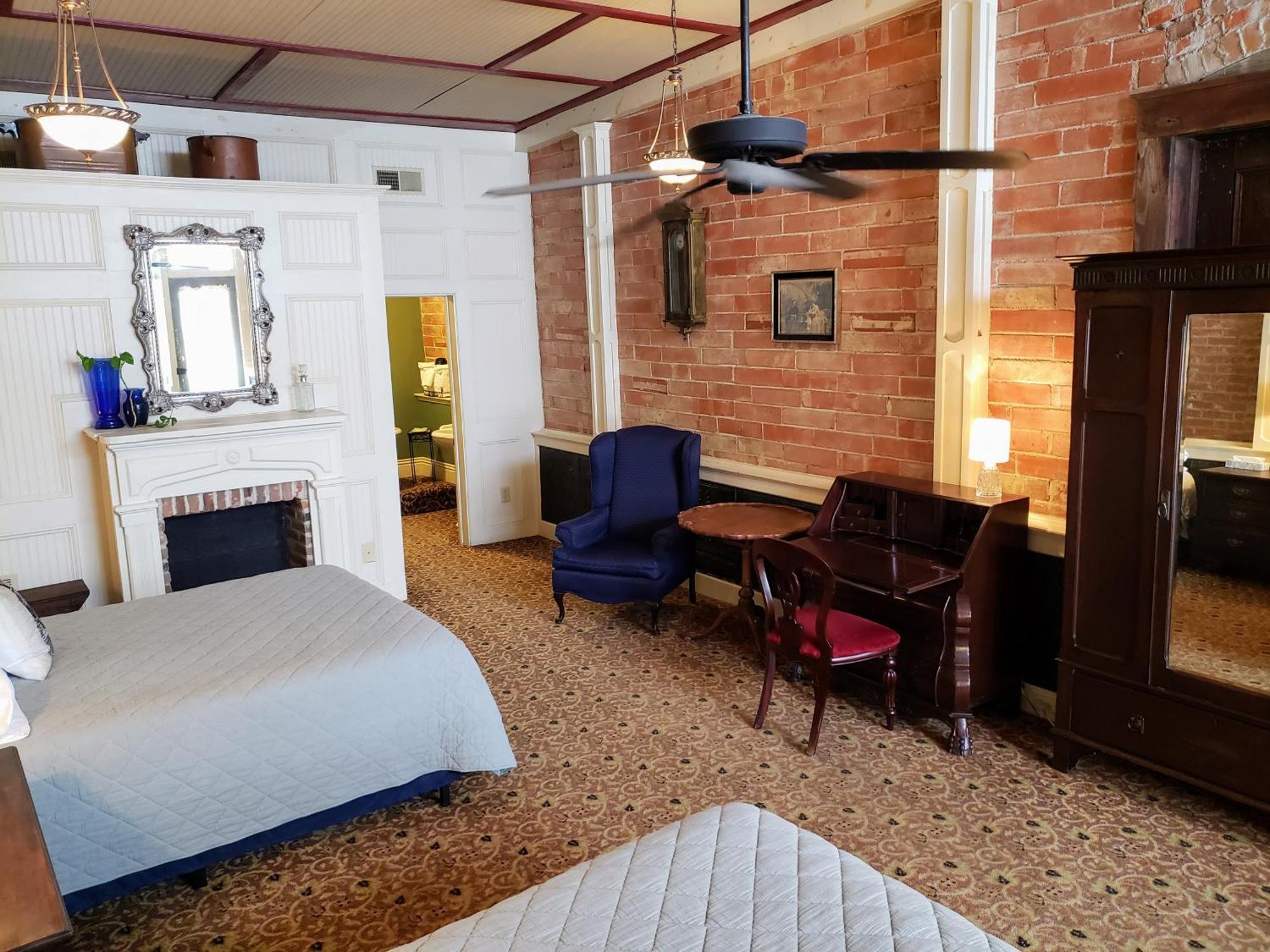 Iron Horse Hotel Blackwater 外观 照片
